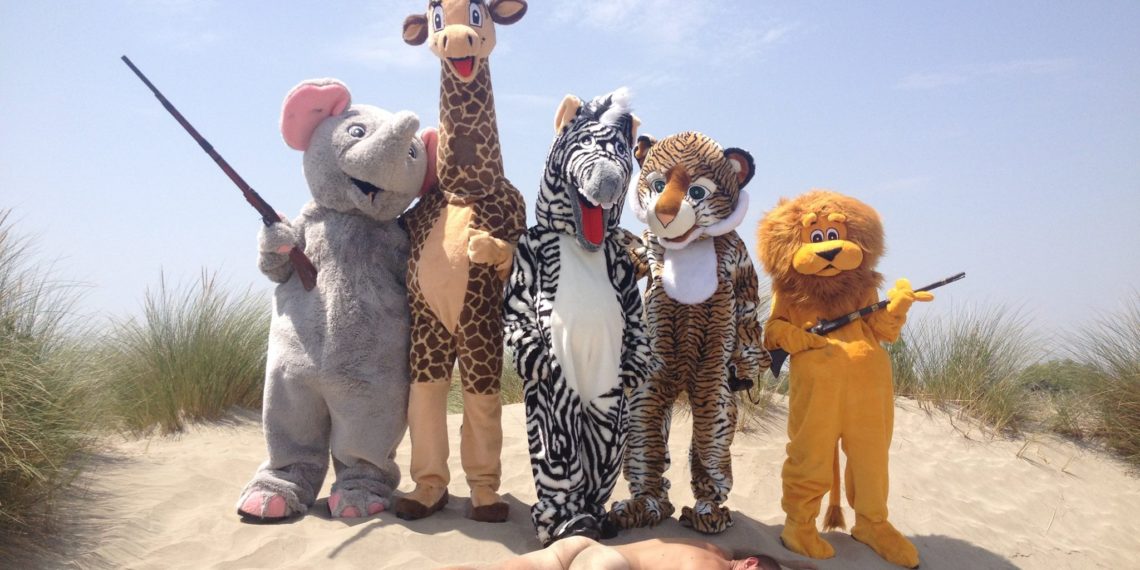 SAFARI : SHOOT PICTURES NOT ANIMALS